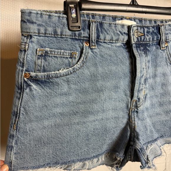 H&M Blue Jean Shorts with Frayed Hem and Mid-Thigh Length - Picture 2 of 5